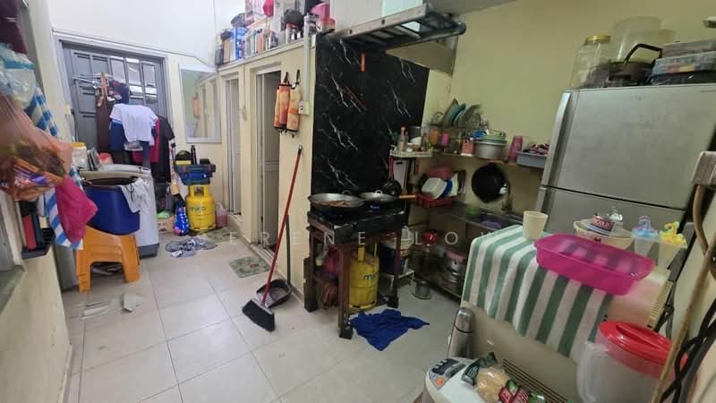 1-storey Terraced House for Sale in Taman Dahlia (Tampoi) - Serene Low - Kitchen - PropertyGuru.com.my