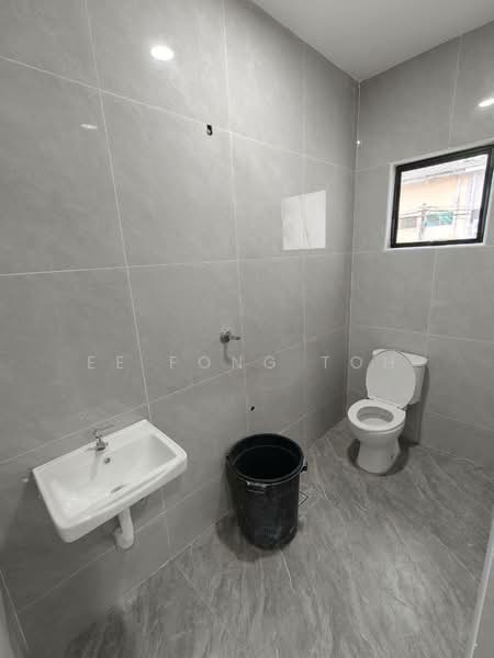 2-storey Terraced House for Sale in Taman Ungku Tun Aminah (Skudai) - Ee Fong Toh - Bathroom - PropertyGuru.com.my