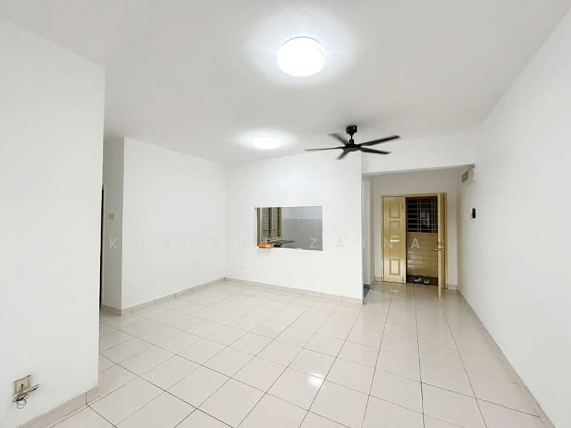 Melur Apartment untuk Untuk Dijual - RM 350,000, Mac 2026 - Living Room - PropertyGuru.com.my