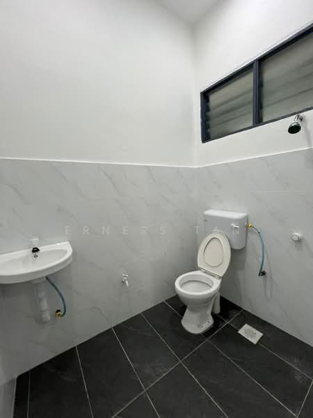 1-storey Terraced House for Sale in Taman Universiti (Skudai) - Erness Tan - Bathroom - PropertyGuru.com.my