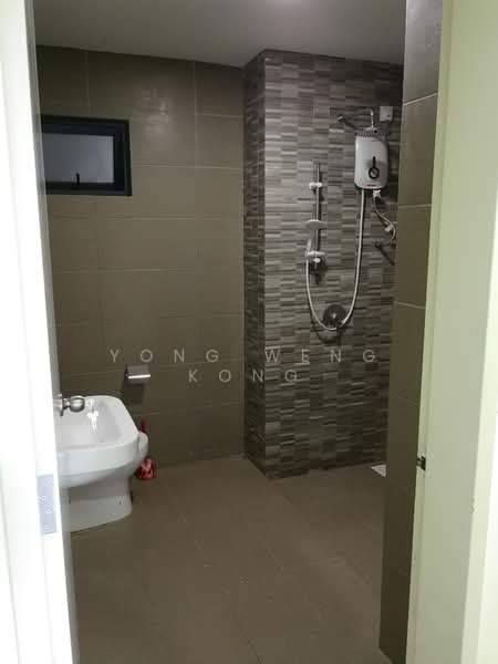 Condominium for Rent at Parkhill Residence - Yong Weng Kong - Bathroom - PropertyGuru.com.my