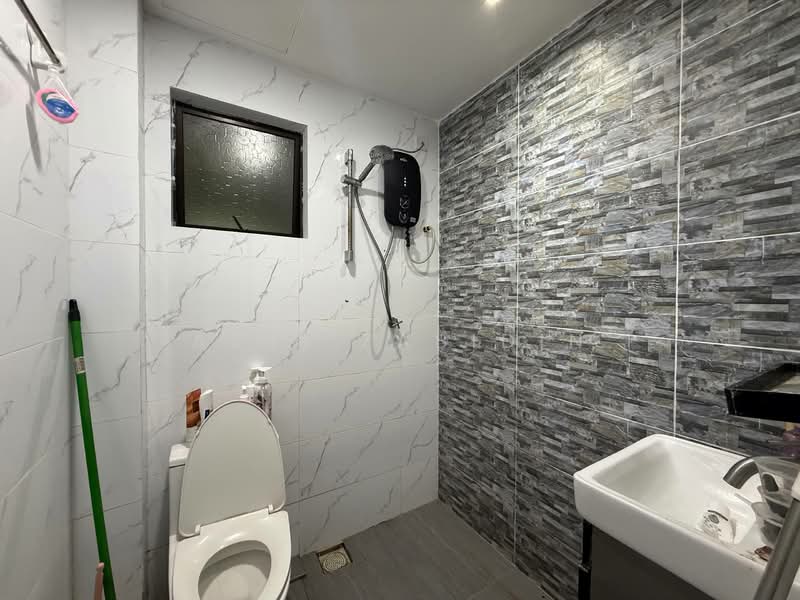 Bandar Puncak Alam untuk Untuk Dijual - RM 380,000, Apr 2026 - Bathroom - PropertyGuru.com.my