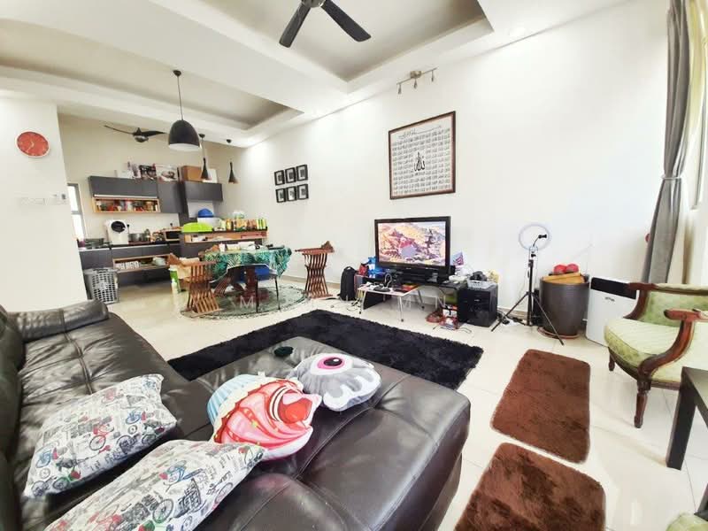 Townhouse for Sale in Seksyen U15 (Shah Alam) - Muin Mn - Living Room - PropertyGuru.com.my
