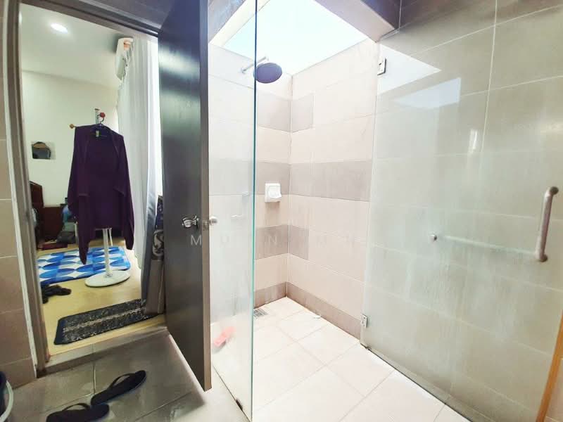 Townhouse for Sale in Seksyen U15 (Shah Alam) - Muin Mn - Bathroom - PropertyGuru.com.my