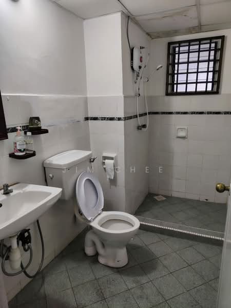 Apartment for Rent at Seri Mutiara Apartment - Jim Chee - Bathroom - PropertyGuru.com.my