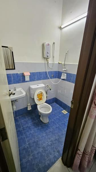 1.5-storey Terraced House for Sale in Taman Bestari Indah (Ulu Tiram) - Ilsa Chin - Bathroom - PropertyGuru.com.my