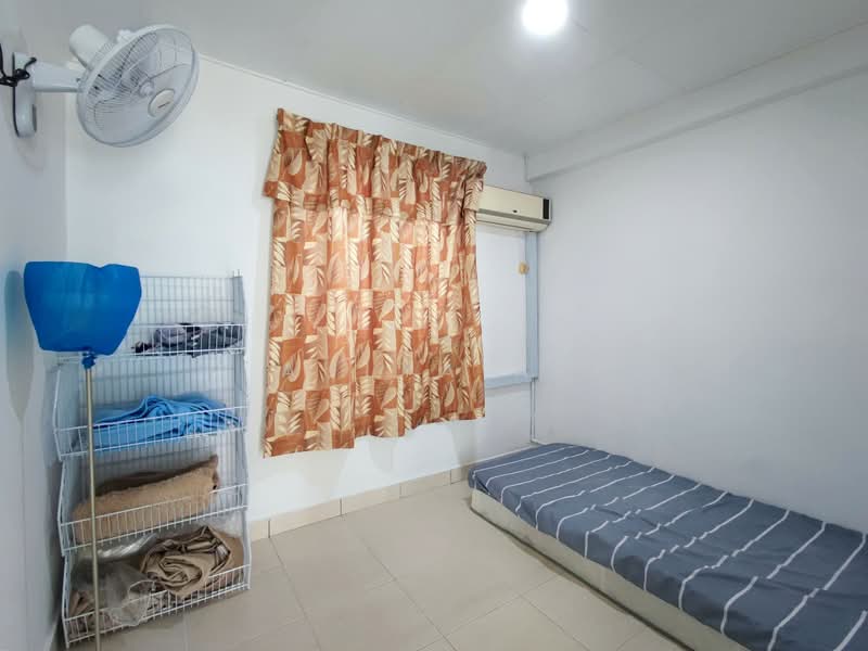 Service Residence for Sale at D'Alamanda - Aulya A. - Bedroom - PropertyGuru.com.my