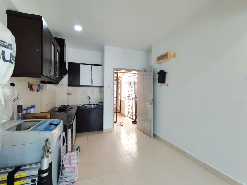 Service Residence for Sale at D'Alamanda - Aulya A. - Kitchen - PropertyGuru.com.my