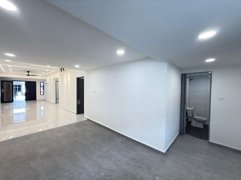 1-storey Terraced House for Sale in Taman Desa Skudai (Skudai) - Erness Tan - Living Room - PropertyGuru.com.my