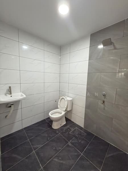 1-storey Terraced House for Sale in Taman Desa Skudai (Skudai) - Erness Tan - Bathroom - PropertyGuru.com.my