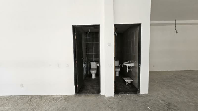 Semi-D Factory for Sale in Kota Kinabalu (Sabah) - Elaine Wong - Bathroom - PropertyGuru.com.my