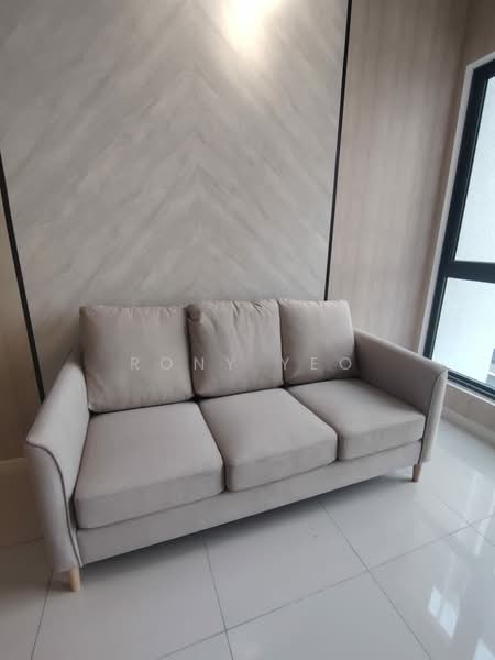Servis Apartment untuk Disewa di Sunway Belfield - Rony Yeo - Living Room - PropertyGuru.com.my