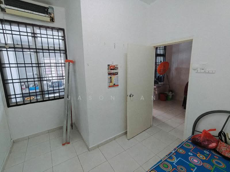 2-storey Terraced House for Sale in Skudai (Johor) - Jason Tan - Bedroom - PropertyGuru.com.my