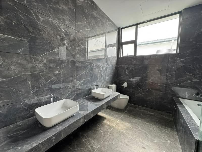 Bungalow for Sale in Kulai (Johor) - Lucas Lee - Bathroom - PropertyGuru.com.my