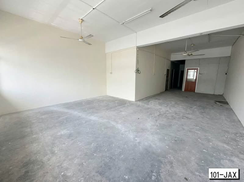 Shop for Sale in Bandar Baru Klang (Klang) - KC Tang - Interior - PropertyGuru.com.my