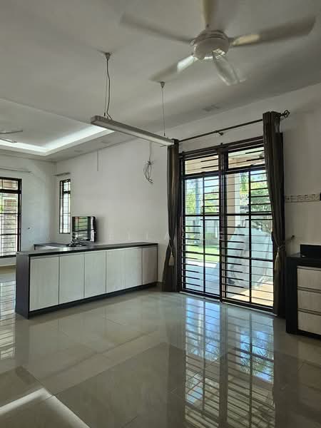 Rumah Berkembar untuk Dijual di Bandar Sungai Long (Selangor) - Stella Lee - Living Room - PropertyGuru.com.my