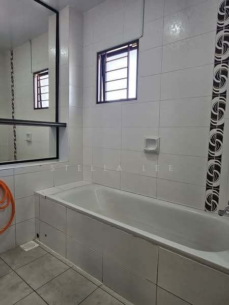 Rumah Berkembar untuk Dijual di Bandar Sungai Long (Selangor) - Stella Lee - Bathroom - PropertyGuru.com.my