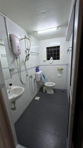 2-storey Terraced House for Sale in Kulai (Johor) - Merry Chua - Bathroom - PropertyGuru.com.my