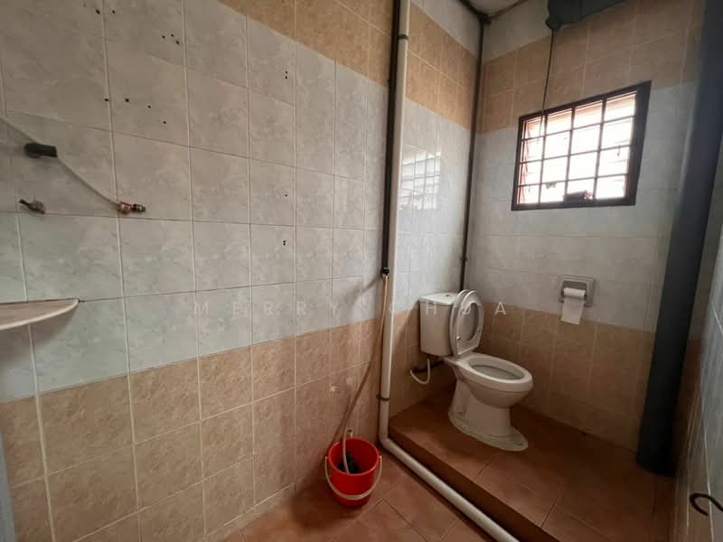 2-storey Terraced House for Sale in Kulai (Johor) - Merry Chua - Bathroom - PropertyGuru.com.my
