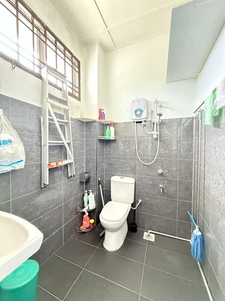 2-storey Terraced House for Sale in Taman Setia Indah (Tebrau) - Wayne Ng - Bathroom - PropertyGuru.com.my