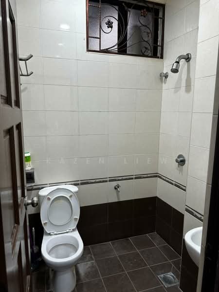 Semi-Detached House for Rent in Kajang (Selangor) - Kazen Liew - Bathroom - PropertyGuru.com.my