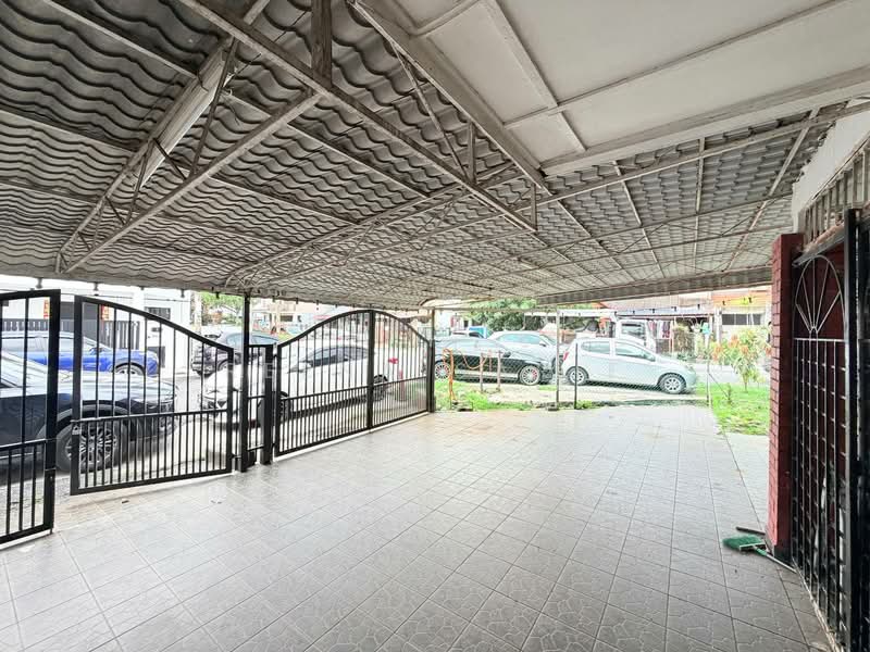 2-storey Terraced House for Sale in Ampang (Selangor) - Reena Sarif - Car Park - PropertyGuru.com.my