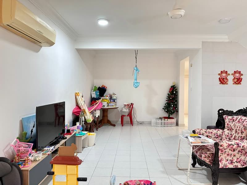 Taman Putra Prima Phase 3E untuk Untuk Dijual - RM 618,000, Apr 2026 - Living Room - PropertyGuru.com.my