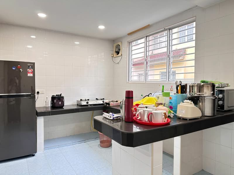 Taman Putra Prima Phase 3E untuk Untuk Dijual - RM 618,000, Apr 2026 - Kitchen - PropertyGuru.com.my