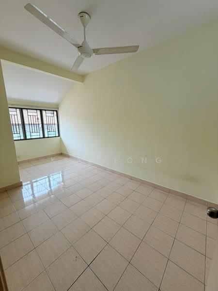 2-storey Terraced House for Rent in Bandar Putra Permai (Seri Kembangan) - Ken Leong - Interior - PropertyGuru.com.my