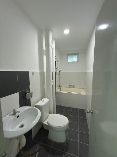 Pinang Laguna untuk Untuk Disewa - RM 1,300 /bulan, Apr 2026 - Bathroom - PropertyGuru.com.my