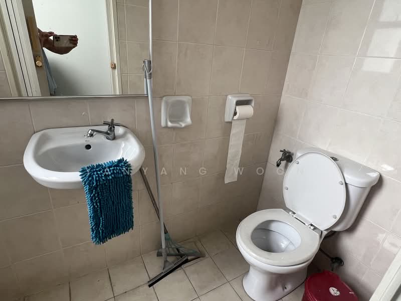 Condominium for Rent at Nautica Lake Suites - Yanyang Woon - Bathroom - PropertyGuru.com.my