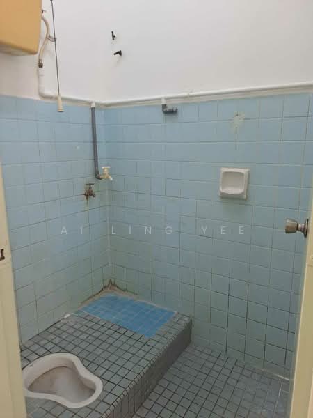 2-storey Terraced House for Sale in SS19 (Subang Jaya) - Ai Ling Yee - Bathroom - PropertyGuru.com.my