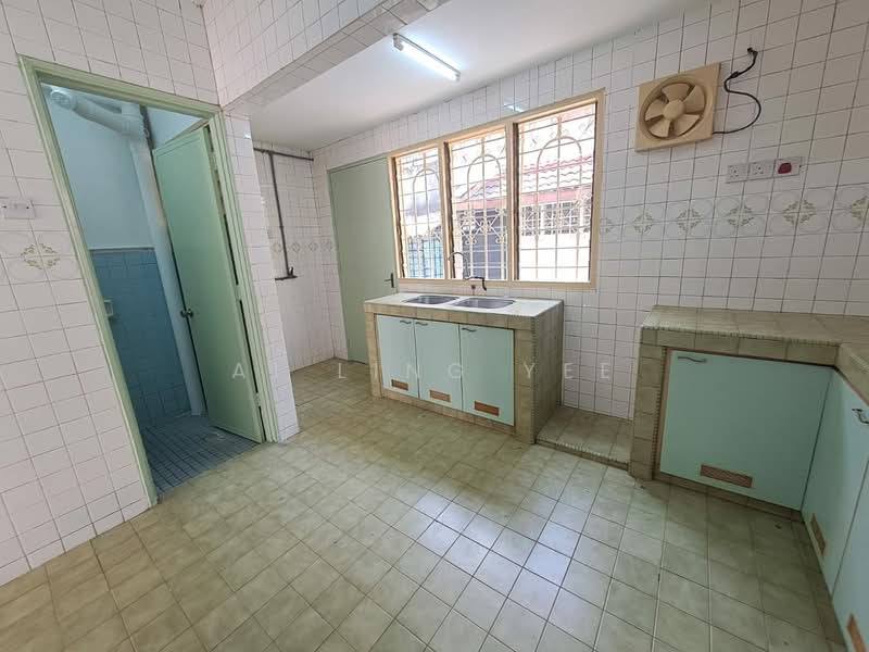 2-storey Terraced House for Sale in SS19 (Subang Jaya) - Ai Ling Yee - Kitchen - PropertyGuru.com.my