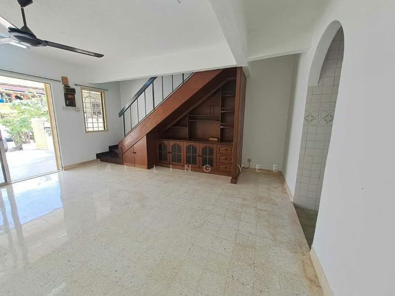 2-storey Terraced House for Sale in SS19 (Subang Jaya) - Ai Ling Yee - Living Room - PropertyGuru.com.my