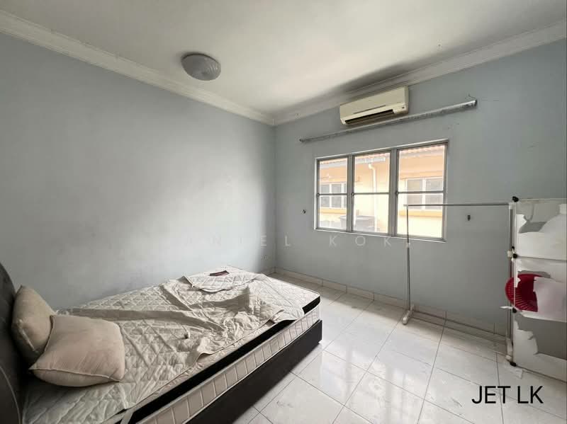 RM788k! 32x75ft! 4R3B! Lowest In Town Good Condiition Aman Perdana Kapar Klang 2 Sty Semi D House untuk Untuk Dijual - RM 788,005, Apr 2026 - Bedroom - PropertyGuru.com.my