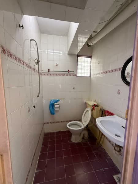 Apartment for Sale at Taman Miharja Apartment (LRT Miharja) - Grant Yip - Bathroom - PropertyGuru.com.my