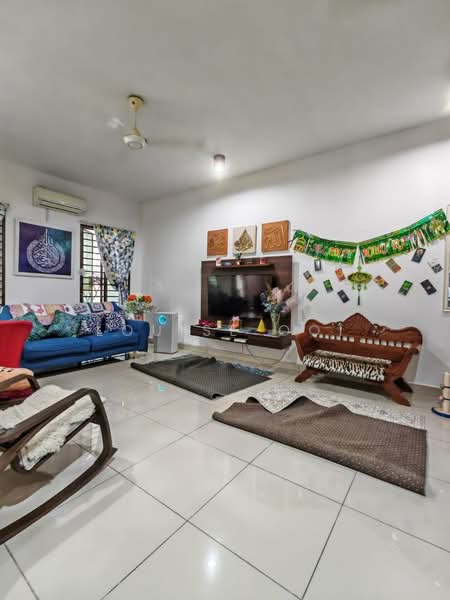 2-storey Terraced House for Sale in Shah Alam (Selangor) - Louise Ooi - Living Room - PropertyGuru.com.my