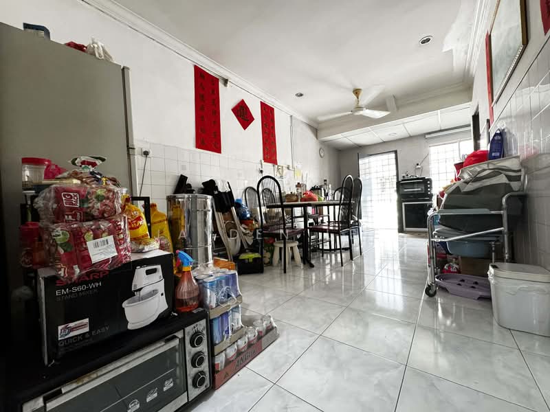 1.5-storey Terraced House for Sale in Puchong (Selangor) - Jayden Lee - Dining Room - PropertyGuru.com.my