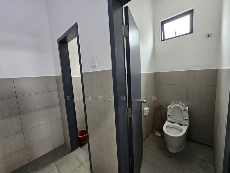 Kilang Kluster untuk Dijual di Eco Business Park 1 (Johor Bahru) - Sharon Ng - Bathroom - PropertyGuru.com.my