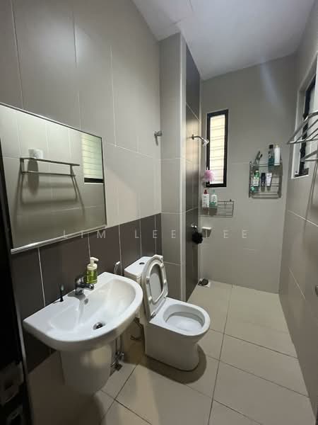 Semi-Detached House for Sale in Setia Eco Park (Setia Alam) - Lim Lee Lee - Bathroom - PropertyGuru.com.my
