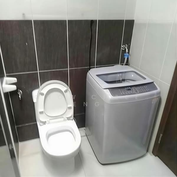 Service Residence for Rent at D'Secret Garden (Pangsapuri Kempas Indah) - Chow Chzee Eng - Bathroom - PropertyGuru.com.my