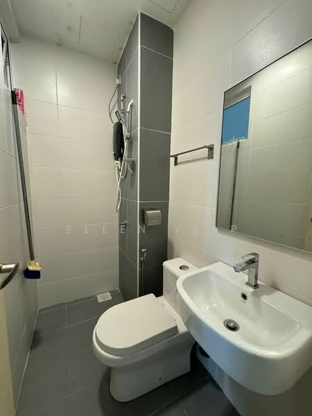 Service Residence for Sale at Twin Danga Residence - Ellen Yeap - Bathroom - PropertyGuru.com.my