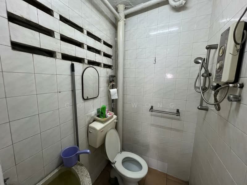 Taman Sri Sinar, 2sty Corner House, 40x42, Freehold, Reno, Limited, Kepong untuk Untuk Dijual - RM 868,000, Mac 2026 - Bathroom - PropertyGuru.com.my