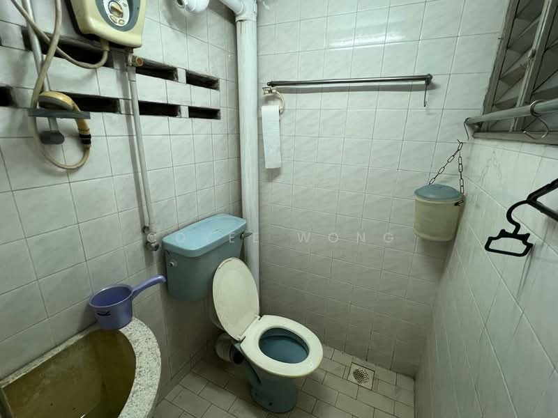 Taman Sri Sinar, 2sty Corner House, 40x42, Freehold, Reno, Limited, Kepong untuk Untuk Dijual - RM 868,000, Mac 2026 - Bathroom - PropertyGuru.com.my