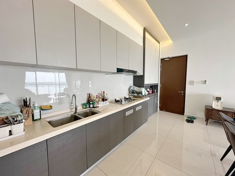 Condominium for Sale at Royal Strand @ Country Garden Danga Bay - Bess Wong - Kitchen - PropertyGuru.com.my