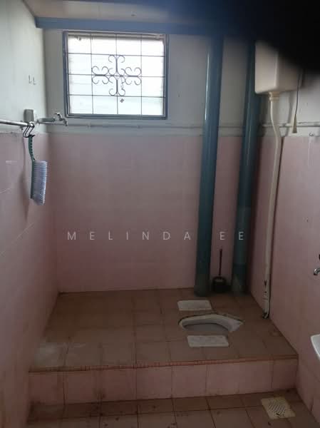 Flat for Sale at Bandar Selesa Jaya - Melinda Ee - Bathroom - PropertyGuru.com.my