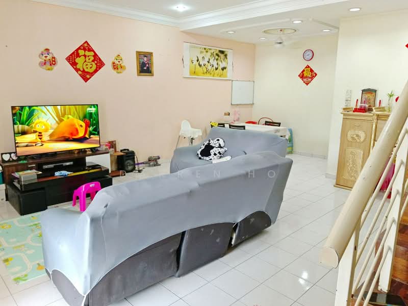 2-storey Terraced House for Sale in Taman Setia Indah (Tebrau) - Darren Ho - Living Room - PropertyGuru.com.my
