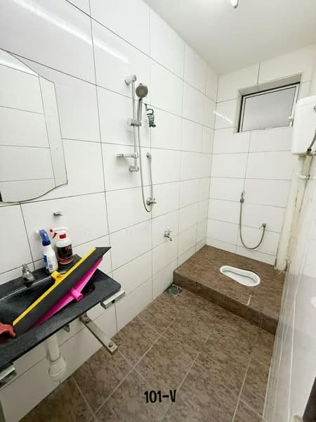 1-storey Terraced House for Sale in Klang (Selangor) - Joanne Lim - Bathroom - PropertyGuru.com.my