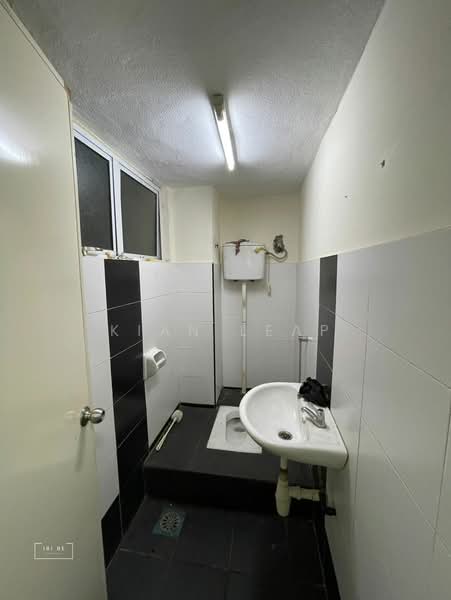 Factory for Sale in Semenyih (Selangor) - Kian Leap - Bathroom - PropertyGuru.com.my