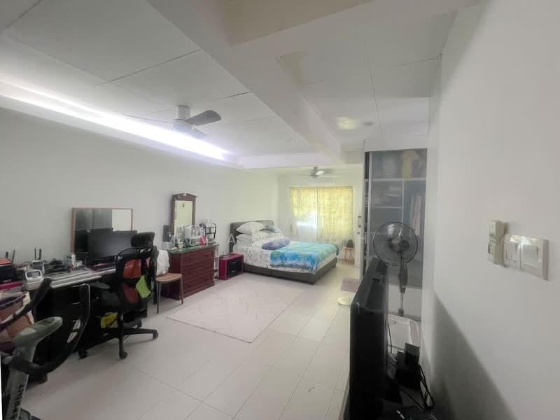 2-storey Terraced House for Sale in Bandar Kinrara Seksyen 5 (Bandar Kinrara) - Evan Goh - Bedroom - PropertyGuru.com.my